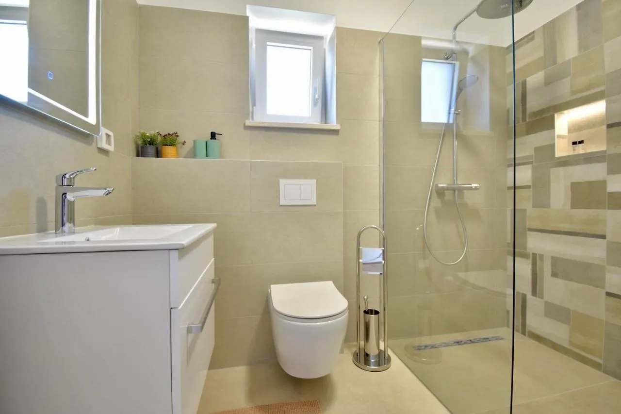 New Amazing Holiday House With Pool Vinkuran Holiday home