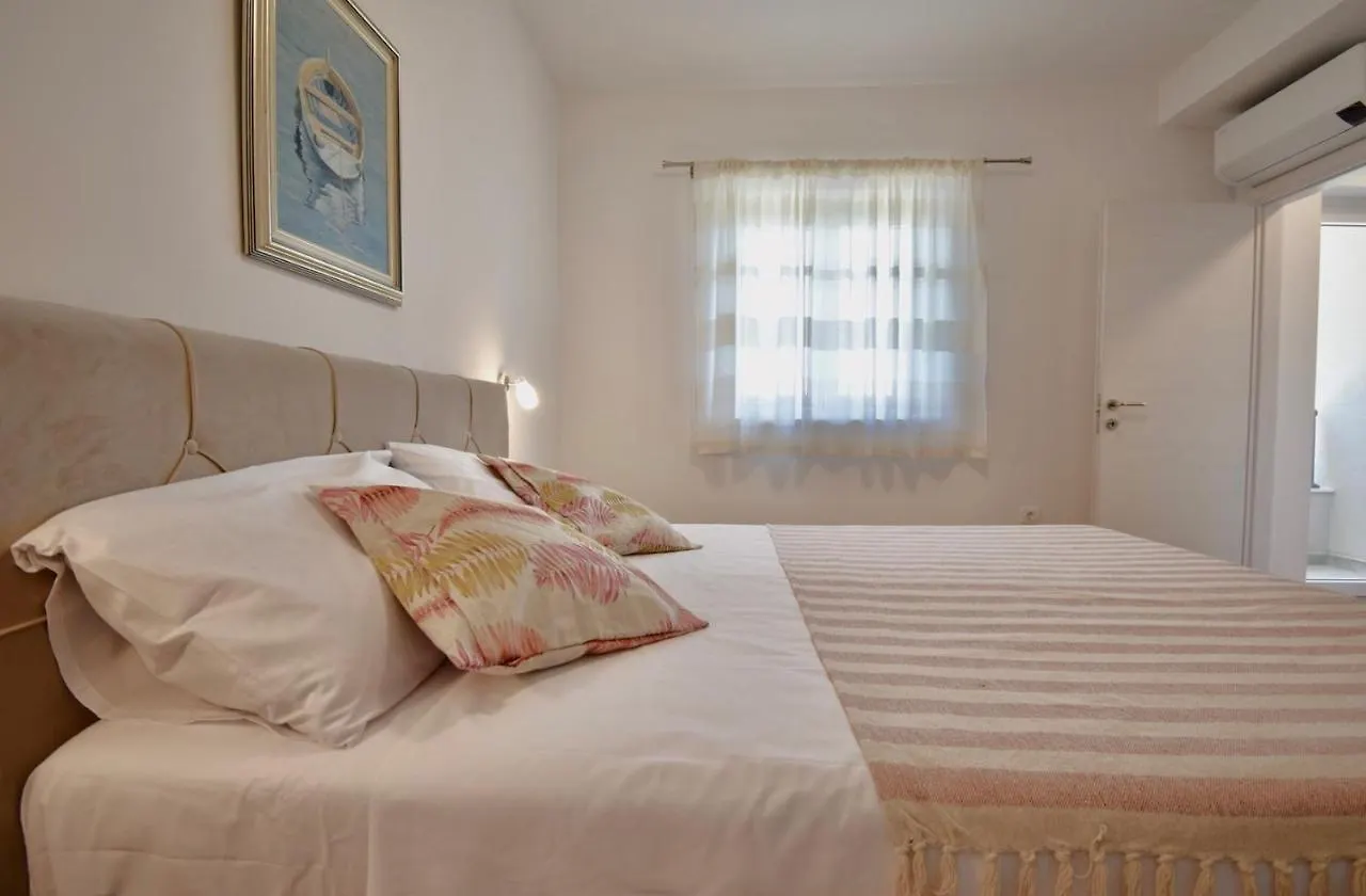 New Amazing Holiday House With Pool Vinkuran 0*,  Croatia